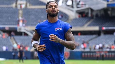 Jan 6, 2023 · Buffalo Bills safety Damar Hamlin is breathing on his own and able to talk after having his breathing tube removed, his agent said Friday — the latest step in his remarkable recovery in the four ... 
